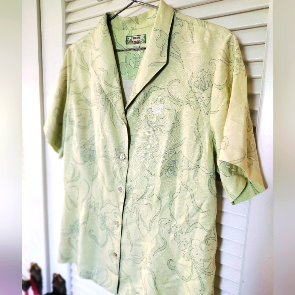Tommy Bahama Women's L 100% Silk Green Floral Print Kauai Lagoons Button Up Top